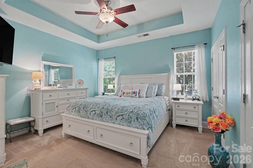Beautiful move-in ready ranch style home in highly desirable - photo 5