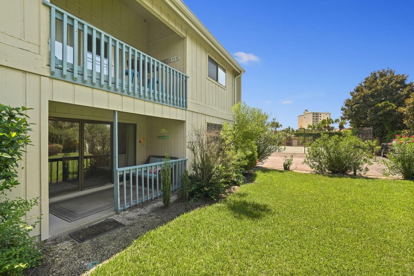 Less than 1,000 feet to a private beach entrance conveniently - photo 32
