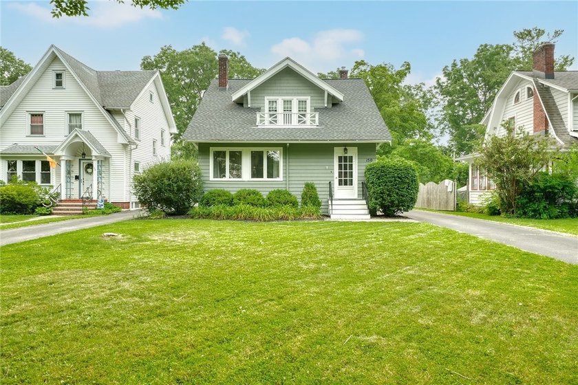 Welcome to 150 Eastland Avenue, a charming Colonial in - photo 3