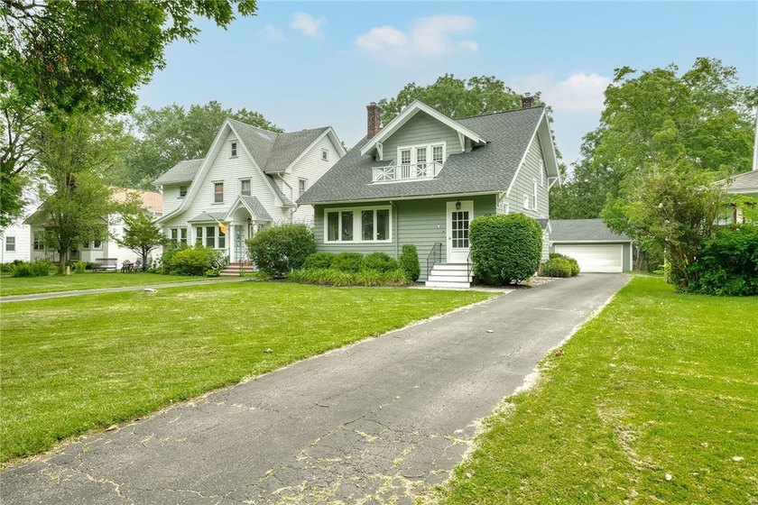 Welcome to 150 Eastland Avenue, a charming Colonial in - photo 6