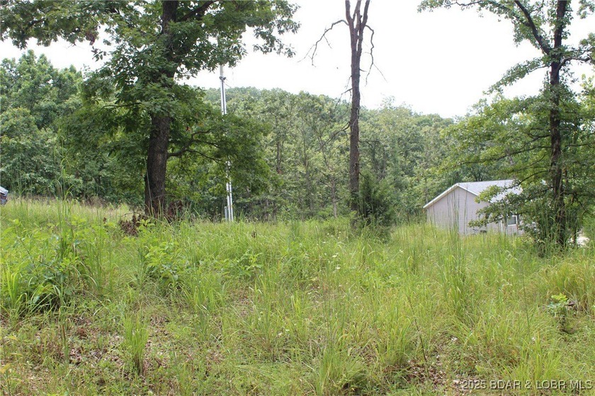 This spacious lot in the desirable Woodhaven Estates subdivision - photo 16