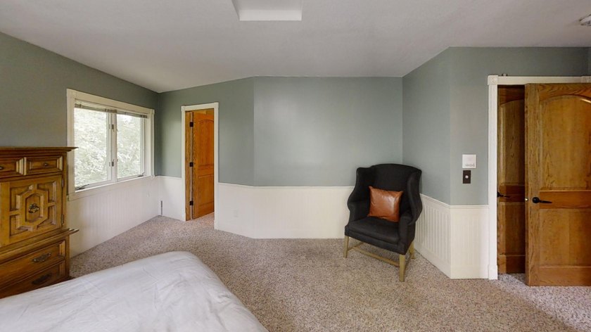 Suitable for multi-generational living! Elevatored 8344 Square - photo 16