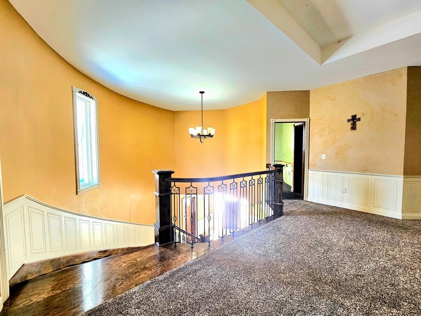 Suitable for multi-generational living! Elevatored 8344 Square - photo 19