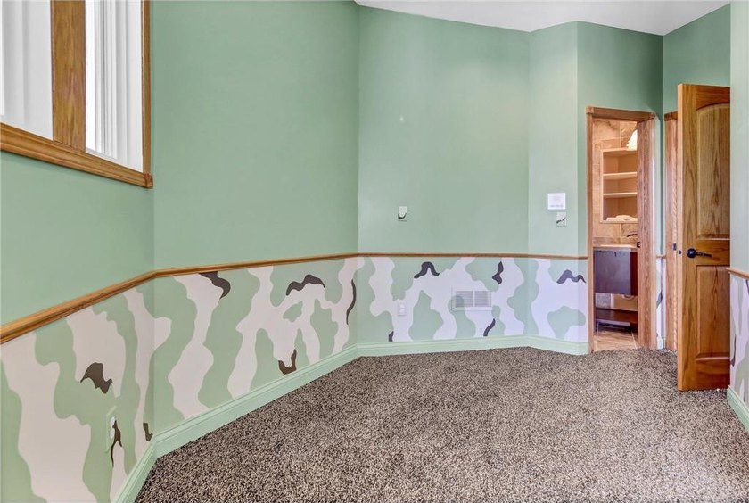 Suitable for multi-generational living! Elevatored 8344 Square - photo 22