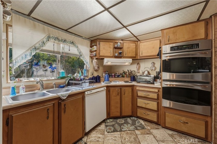 Spacious 2 bedroom 2 bathroom Manufactured home on certified 433 - photo 25