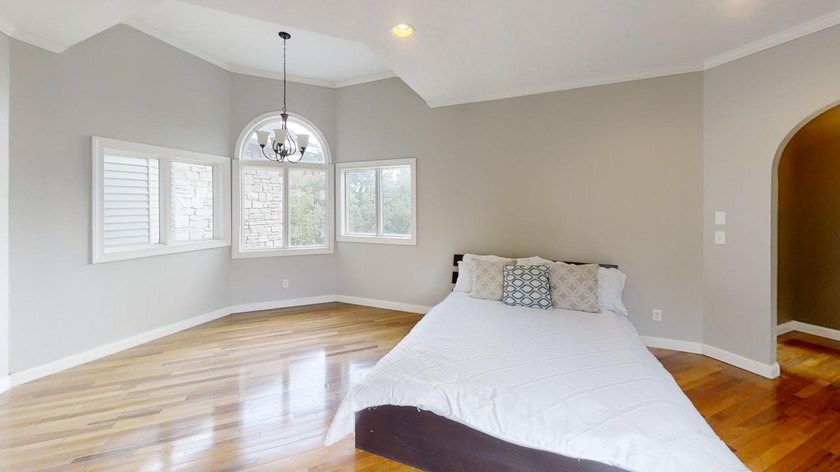 Suitable for multi-generational living! Elevatored 8344 Square - photo 25