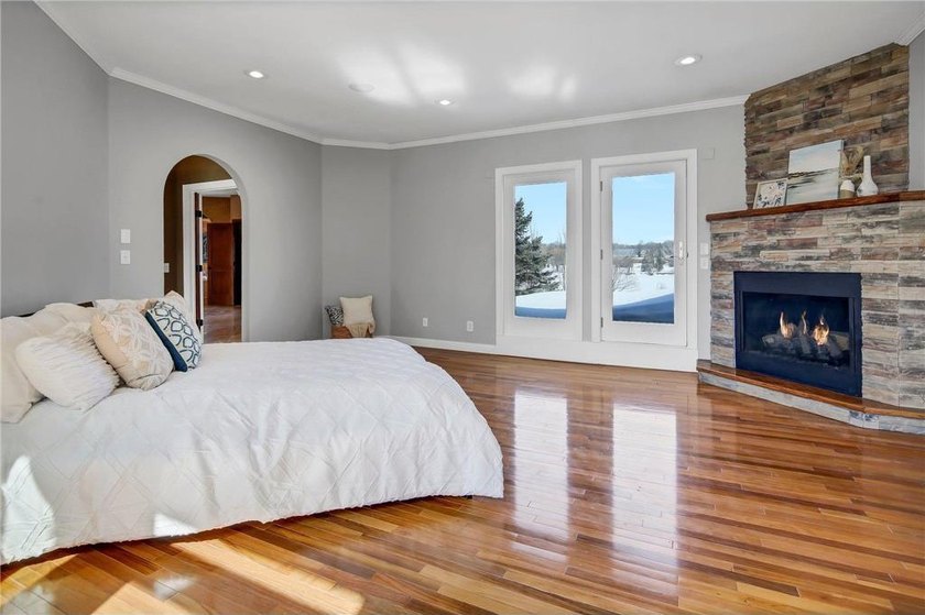 Suitable for multi-generational living! Elevatored 8344 Square - photo 26