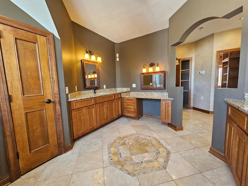 Suitable for multi-generational living! Elevatored 8344 Square - photo 29