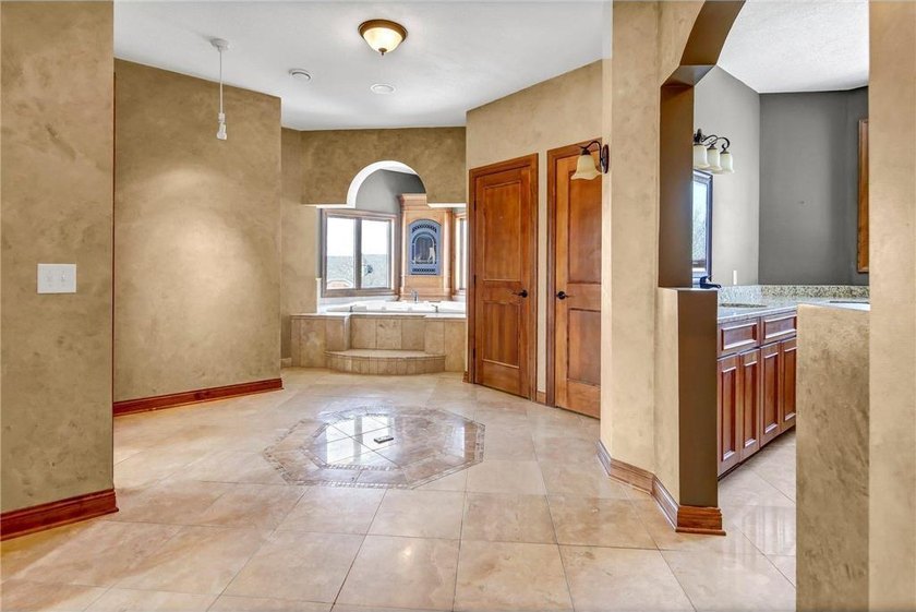 Suitable for multi-generational living! Elevatored 8344 Square - photo 32
