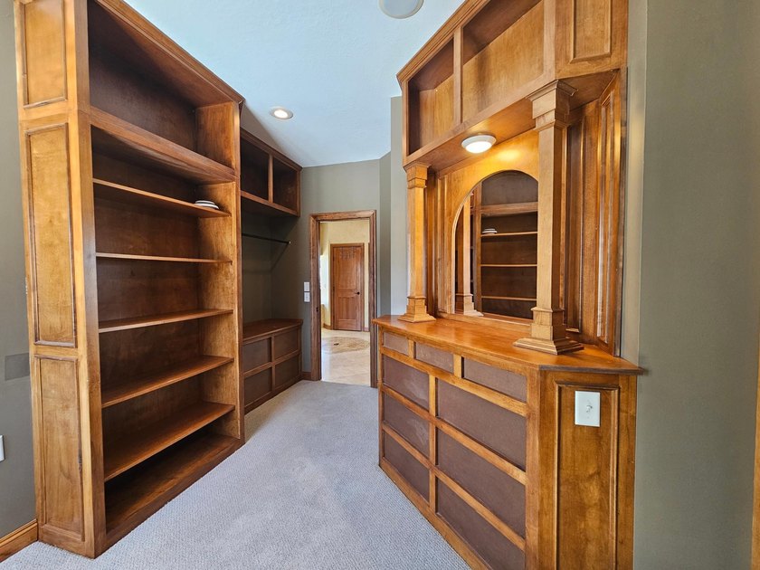 Suitable for multi-generational living! Elevatored 8344 Square - photo 35