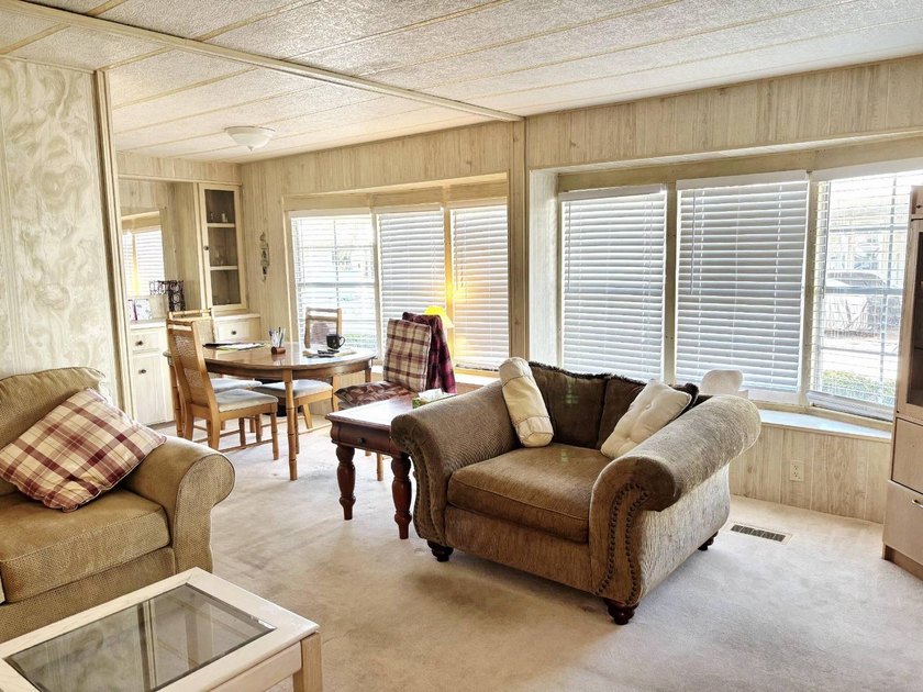 LOOK!! Immaculate 2 bedroom 2 bathroom Doublewide home - photo 3