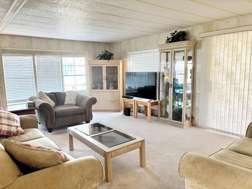 LOOK!! Immaculate 2 bedroom 2 bathroom Doublewide home - photo 4