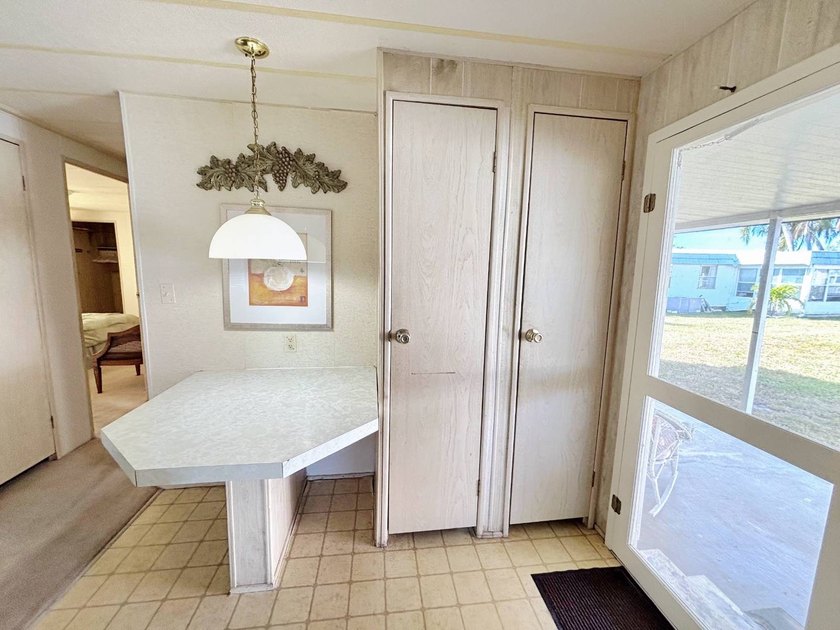 LOOK!! Immaculate 2 bedroom 2 bathroom Doublewide home - photo 5