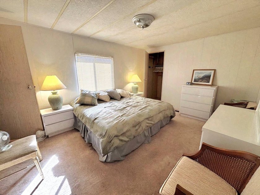 LOOK!! Immaculate 2 bedroom 2 bathroom Doublewide home - photo 7