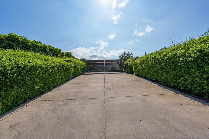 A rare and extraordinary opportunity in coveted Makena awaits - photo 14