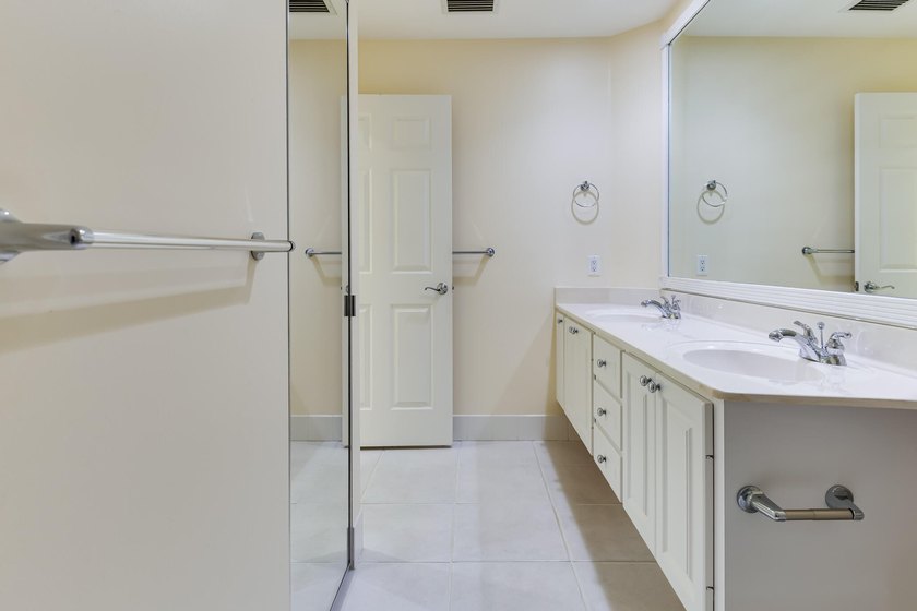 Nestled within a highly desirable DiVosta-built community, this - photo 15