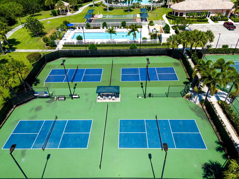 Nestled within a highly desirable DiVosta-built community, this - photo 28