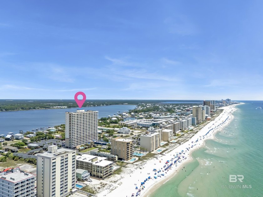 Welcome to your ultimate Gulf-front paradise! This immaculate - photo 6