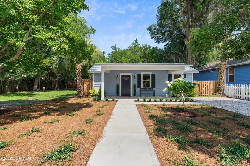 Welcome to 417 Waight Street, a turnkey Lowcountry home that has - photo 6