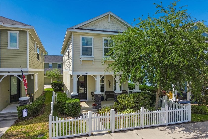Welcome to this beautifully upgraded 3-bedroom, 2.5-bath home - photo 3