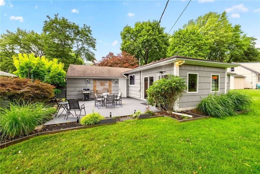 Welcome to easy, one-floor living 3 Bedroom ranch in the highly - photo 12