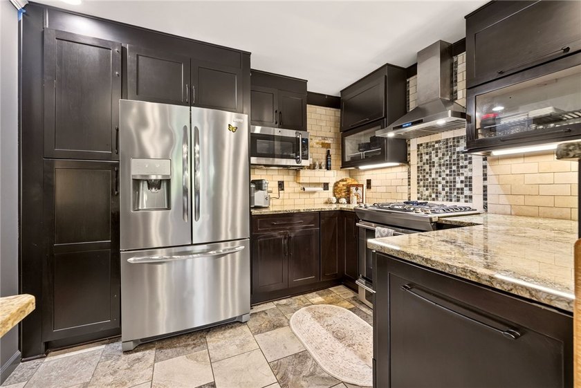 Welcome to easy, one-floor living 3 Bedroom ranch in the highly - photo 22