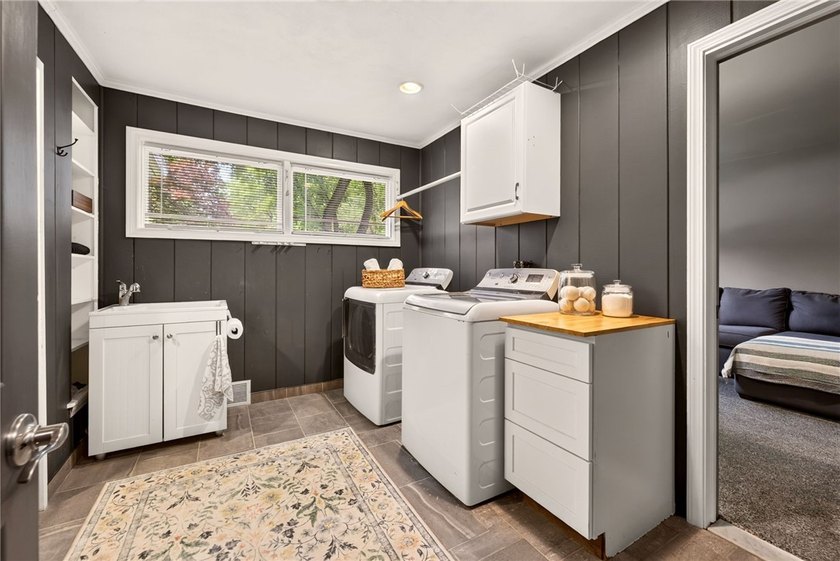 Welcome to easy, one-floor living 3 Bedroom ranch in the highly - photo 29