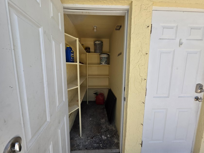 Rare opportunity to own a piece of heaven as Live-in or - photo 32