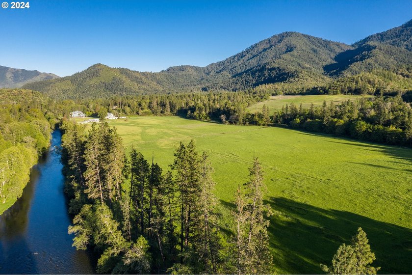 Welcome to Red Lily Vineyards, one of the most acclaimed - photo 3