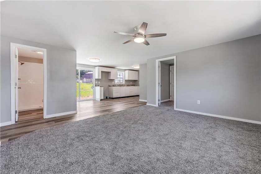 Completely remodeled and move-in ready, this 3-bedroom, 1-bath - photo 19