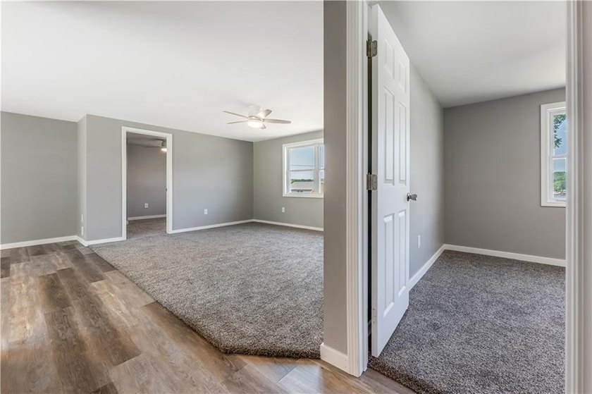 Completely remodeled and move-in ready, this 3-bedroom, 1-bath - photo 33