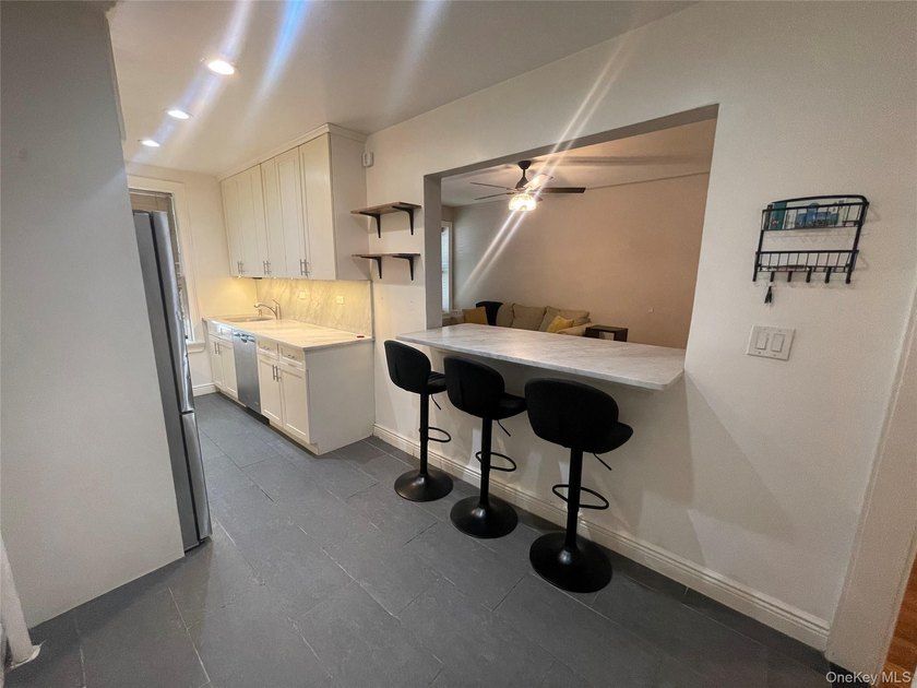 Welcome home to this beautifully maintained and renovated - photo 6