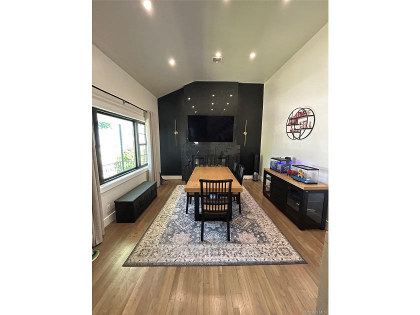 Welcome to this stunning completely detached, gut-renovated - photo 4