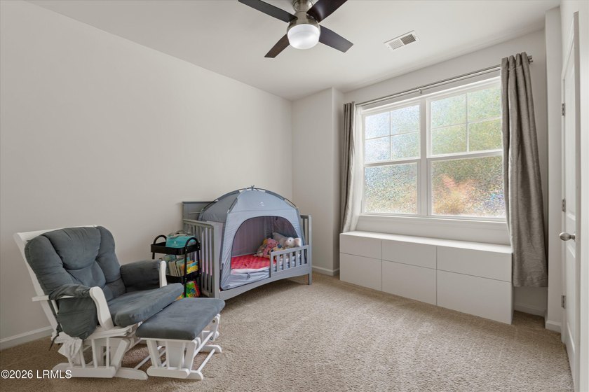 Welcome to this beautifully maintained, move-in-ready 4-bedroom - photo 5