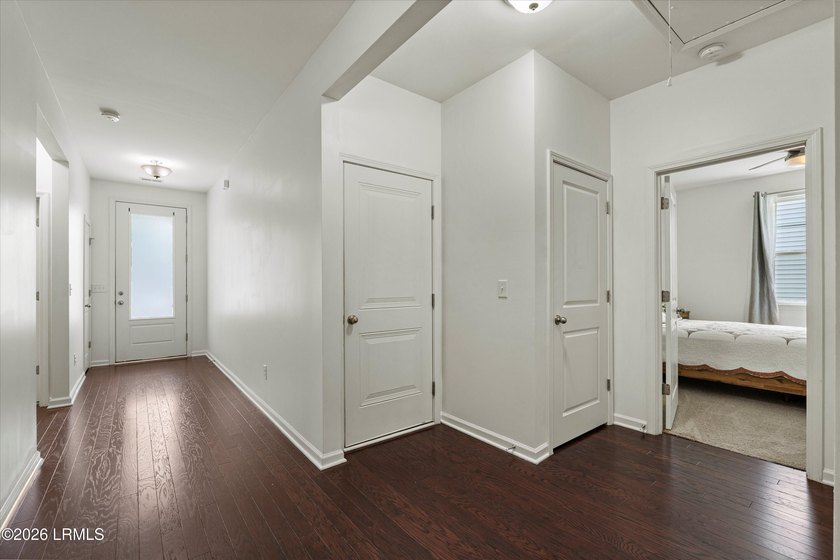 Welcome to this beautifully maintained, move-in-ready 4-bedroom - photo 8