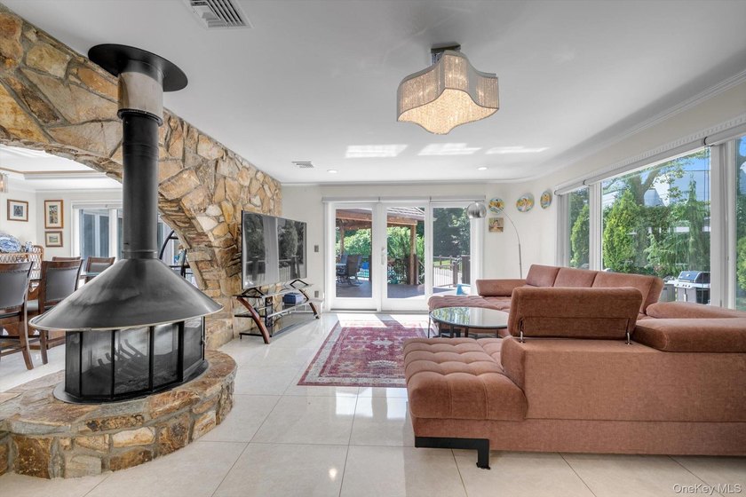 Welcome to This Totally Renovated 5 Bedroom, 4.5 Bath - photo 7