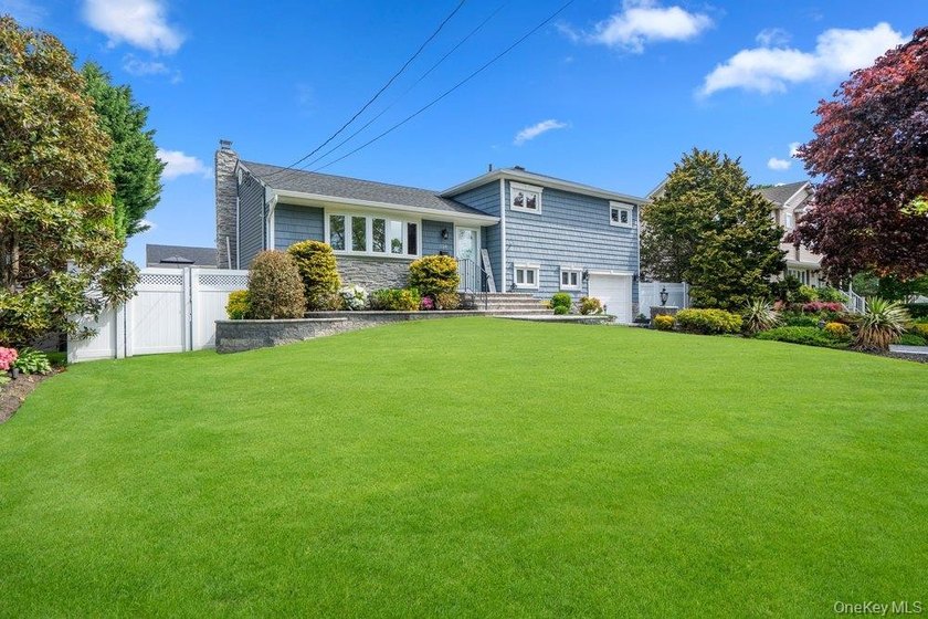 ***GPS USE NORTH MASSAPEQUA*** Welcome to Viceroy Estates! - - photo 2
