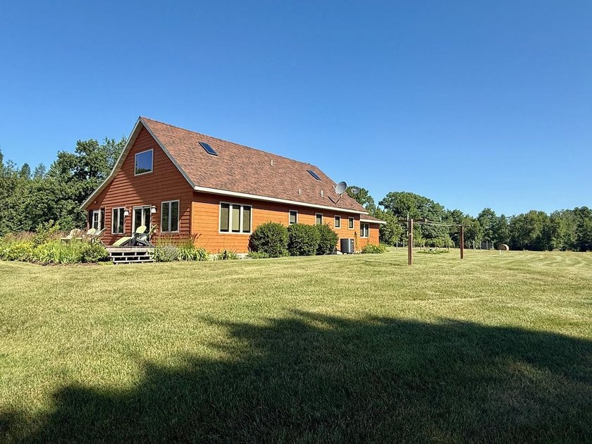 This exceptional property, situated east of Hinckley and south - photo 24