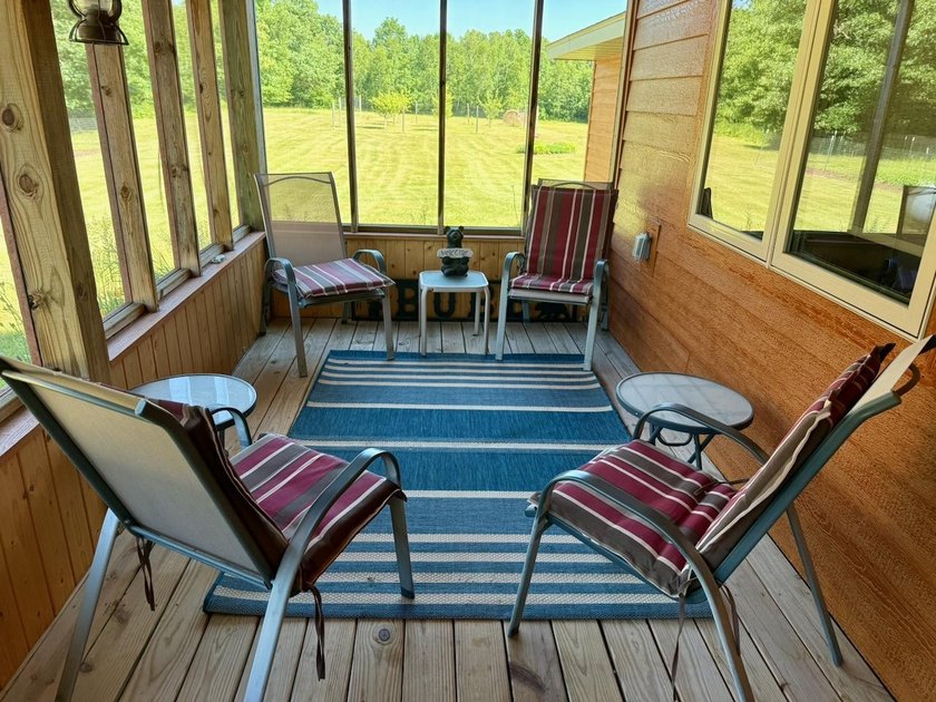 This exceptional property, situated east of Hinckley and south - photo 32