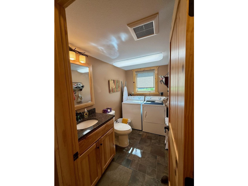 This exceptional property, situated east of Hinckley and south - photo 45