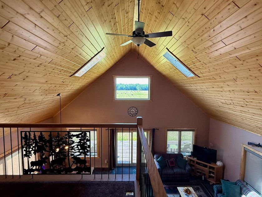 This exceptional property, situated east of Hinckley and south - photo 48