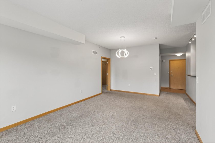 820 Emerald St 307 - photo 14
