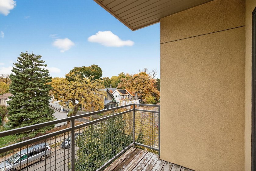 820 Emerald St 307 - photo 21