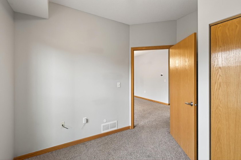 820 Emerald St 307 - photo 26