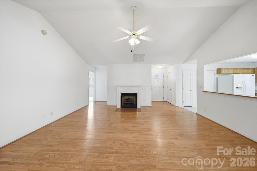 Welcome to this spacious 2-bedroom, 2-bathroom home in the - photo 5