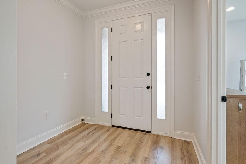 Located in beautiful Valparaiso, Florida -- a charming home - photo 8