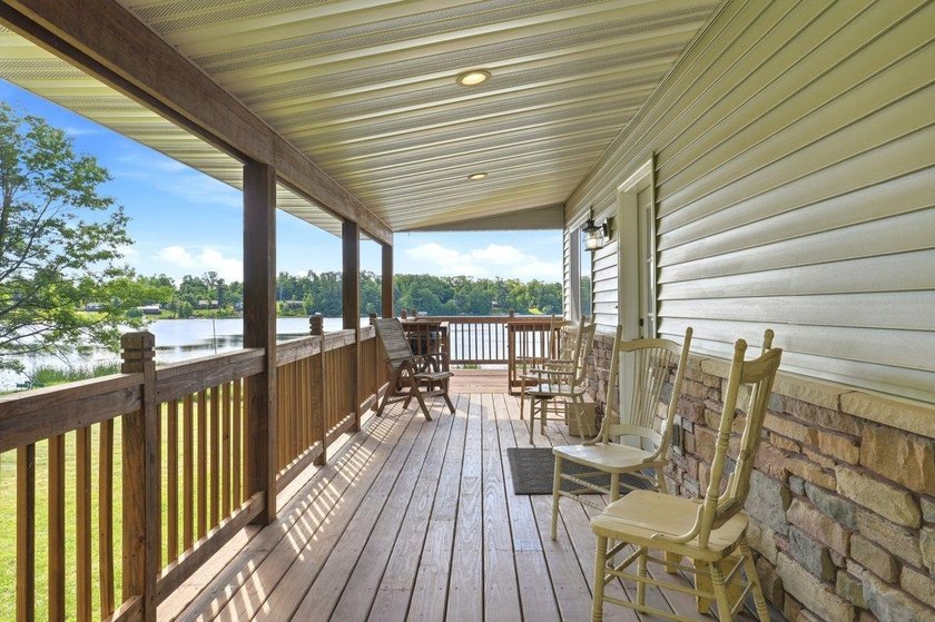 This beautiful four-year-old home on Little Blake Lake offers a - photo 6