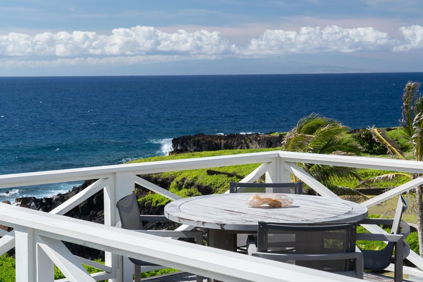 Escape to your own private paradise in the serene coastal town - photo 40