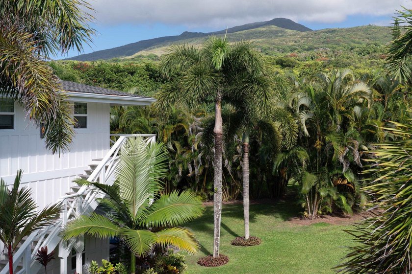 Escape to your own private paradise in the serene coastal town - photo 45
