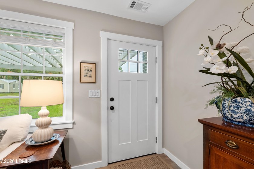 Completely renovated in 2024, this charming 3-bedroom, 2.5-bath - photo 5
